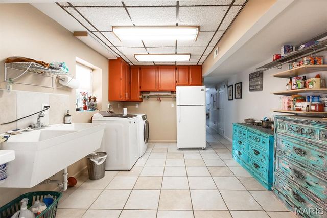 210 E Fairway Drive, Belleville, IL 62223