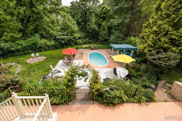 210 E Fairway Drive, Belleville, IL 62223