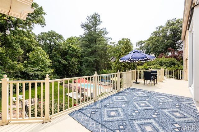 210 E Fairway Drive, Belleville, IL 62223