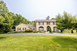 210 E Fairway Drive, Belleville, IL 62223