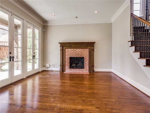 4308 N Cresthaven Road, Dallas, TX 75209