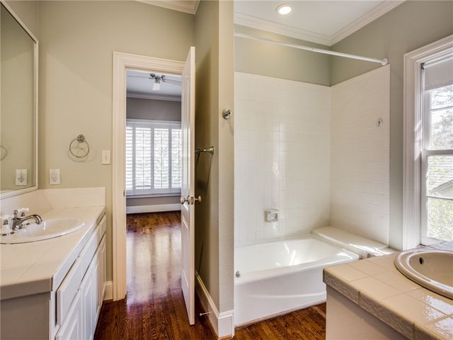 4308 N Cresthaven Road, Dallas, TX 75209