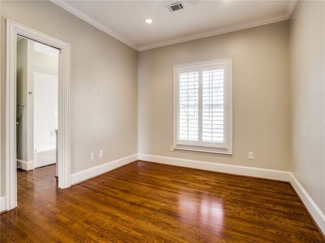 4308 N Cresthaven Road, Dallas, TX 75209