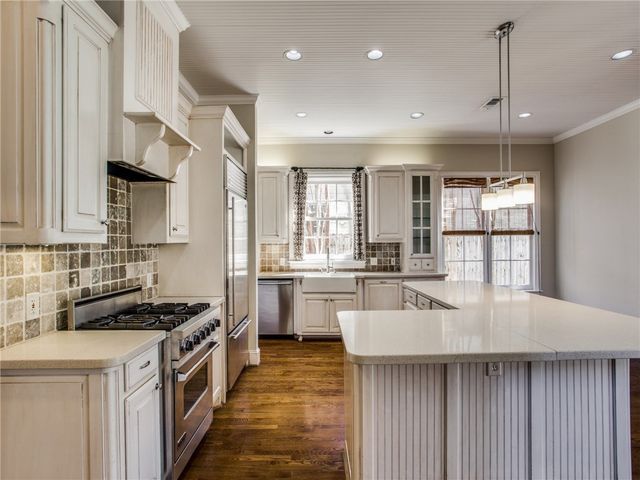 4308 N Cresthaven Road, Dallas, TX 75209