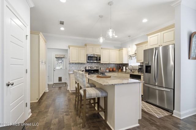 468 Legacy Boulevard, Hattiesburg, MS 39402
