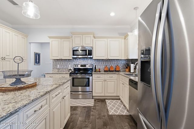 468 Legacy Boulevard, Hattiesburg, MS 39402