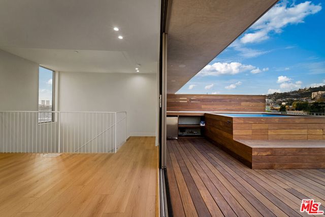 755 N Alfred Street B, Los Angeles, CA 90069