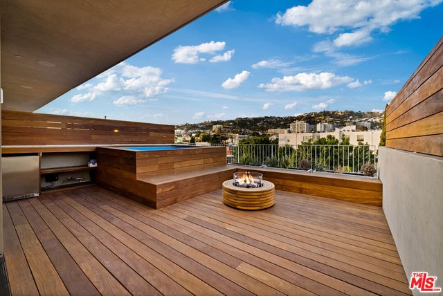 755 N Alfred Street B, Los Angeles, CA 90069