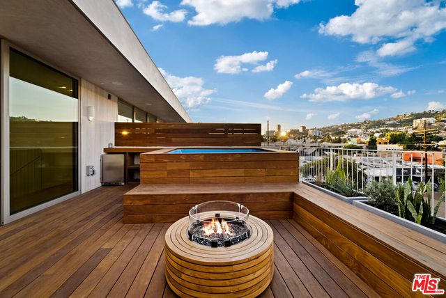 755 N Alfred Street B, Los Angeles, CA 90069