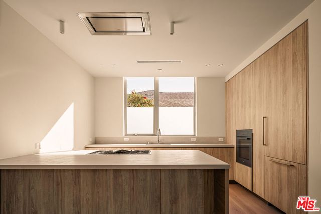 755 N Alfred Street B, Los Angeles, CA 90069