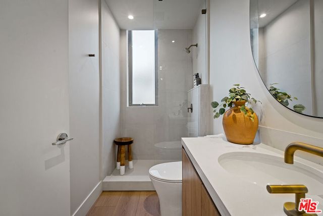 755 N Alfred Street B, Los Angeles, CA 90069