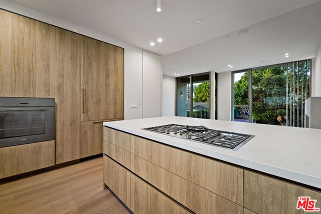 755 N Alfred Street B, Los Angeles, CA 90069