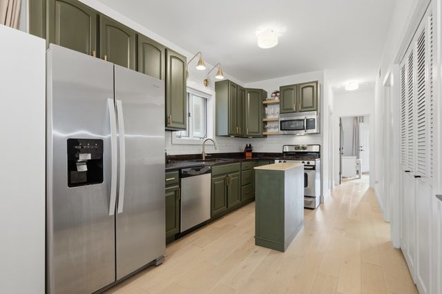 1333 N Bosworth Avenue 2, Chicago, IL 60642