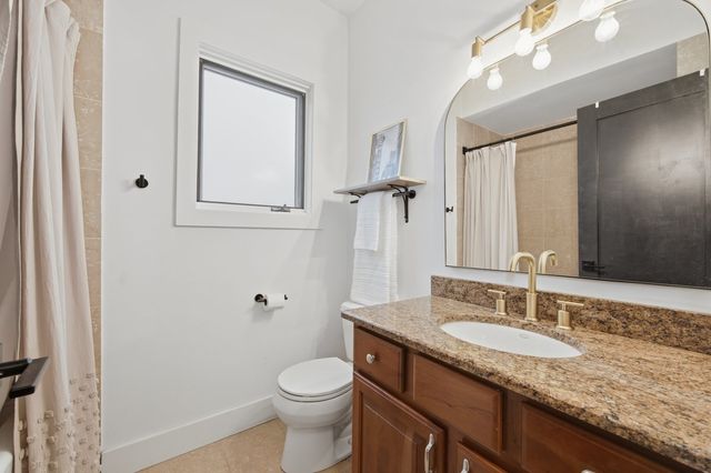 1333 N Bosworth Avenue 2, Chicago, IL 60642