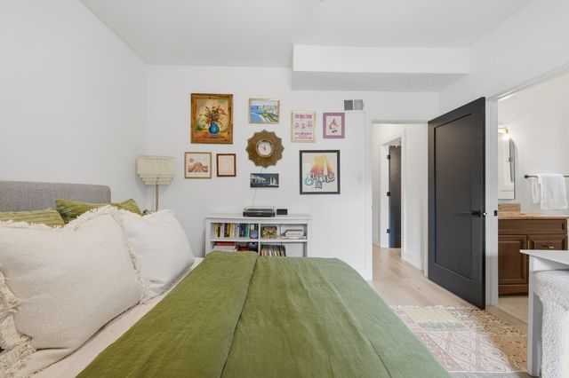 1333 N Bosworth Avenue 2, Chicago, IL 60642