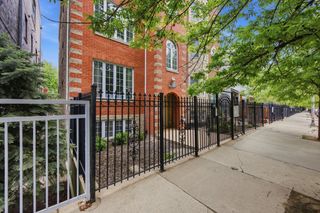1333 N Bosworth Avenue 2, Chicago, IL 60642