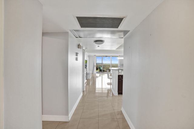 3520 Oaks Way 1010, Pompano Beach, FL 33069