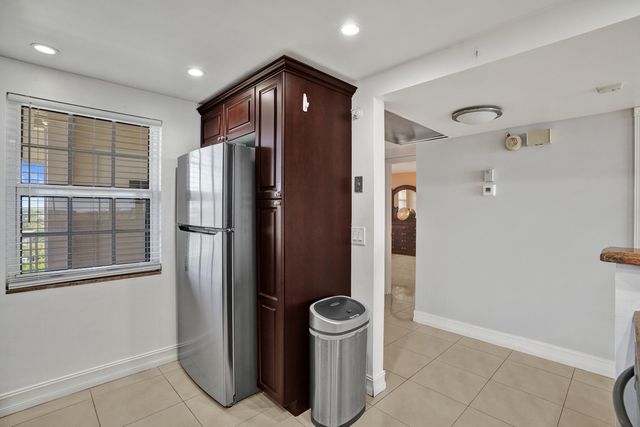 3520 Oaks Way 1010, Pompano Beach, FL 33069