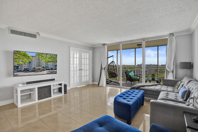 3520 Oaks Way 1010, Pompano Beach, FL 33069