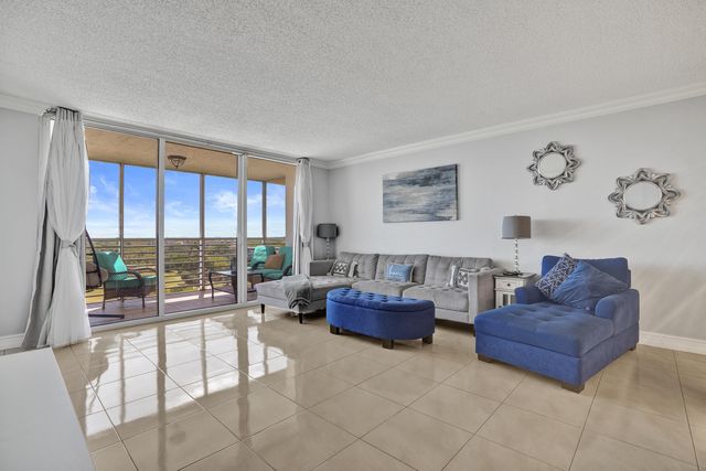 3520 Oaks Way 1010, Pompano Beach, FL 33069