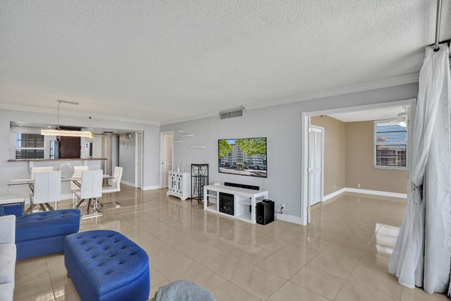 3520 Oaks Way 1010, Pompano Beach, FL 33069