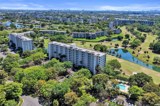 3520 Oaks Way 1010, Pompano Beach, FL 33069