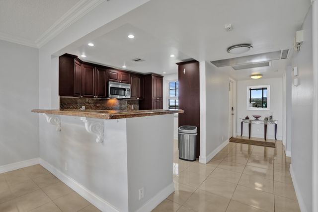 3520 Oaks Way 1010, Pompano Beach, FL 33069