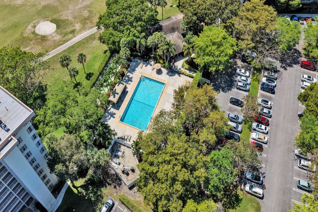 3520 Oaks Way 1010, Pompano Beach, FL 33069