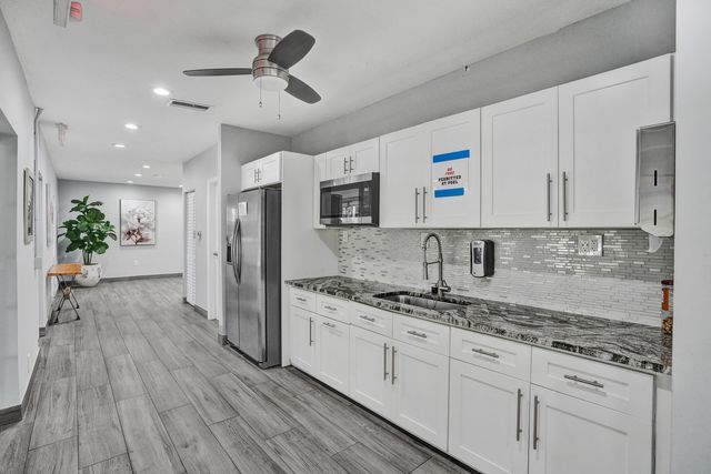 3520 Oaks Way 1010, Pompano Beach, FL 33069