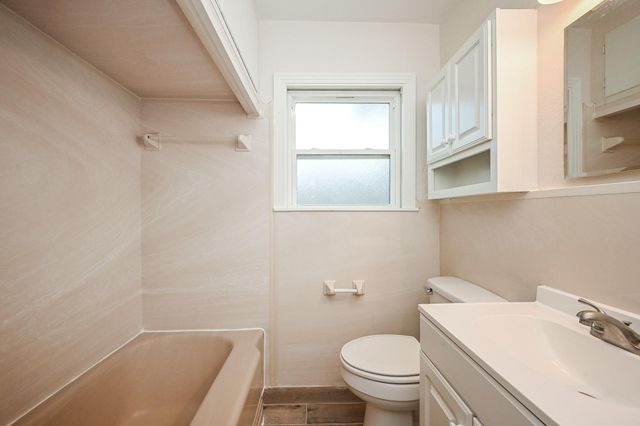 804 23rd Avenue N, Texas City, TX 77590