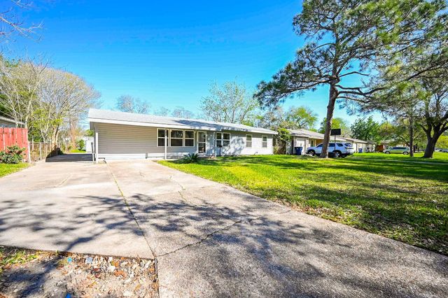 804 23rd Avenue N, Texas City, TX 77590