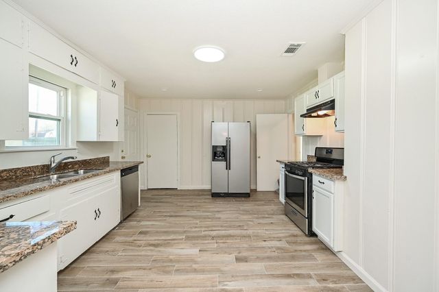 804 23rd Avenue N, Texas City, TX 77590