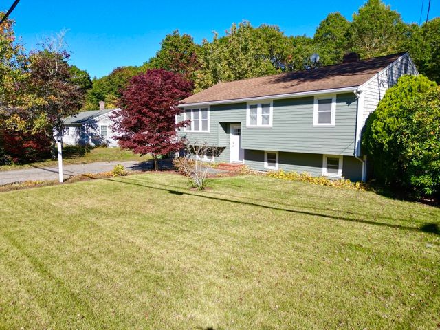 14 Justine Rd, Plymouth, MA 02360