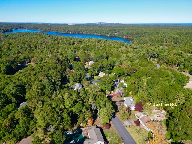 14 Justine Rd, Plymouth, MA 02360