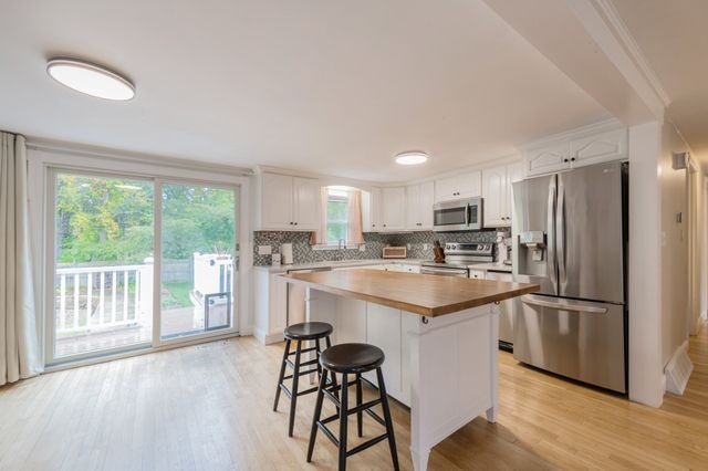 14 Justine Rd, Plymouth, MA 02360