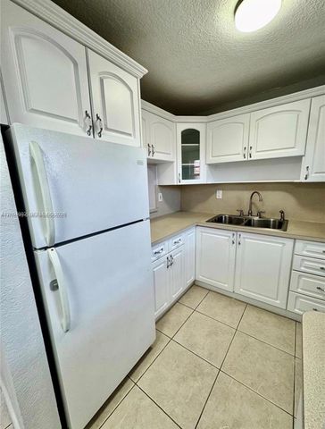 1855 W 60th St 446, Hialeah, FL 33012