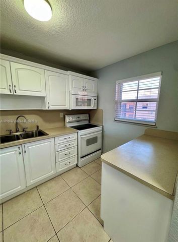 1855 W 60th St 446, Hialeah, FL 33012