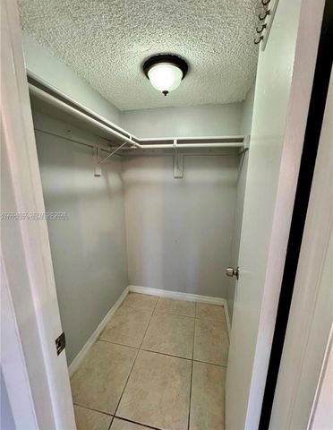 1855 W 60th St 446, Hialeah, FL 33012