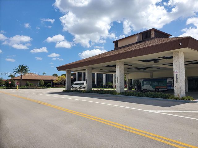 800 SW 131st Avenue 113F, Pembroke Pines, FL 33027