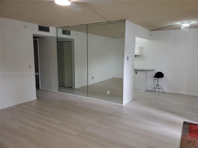 800 SW 131st Avenue 113F, Pembroke Pines, FL 33027