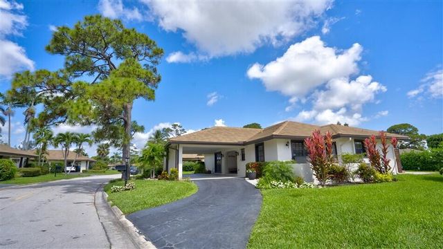 429 Pine Villa Drive, Atlantis, FL 33462