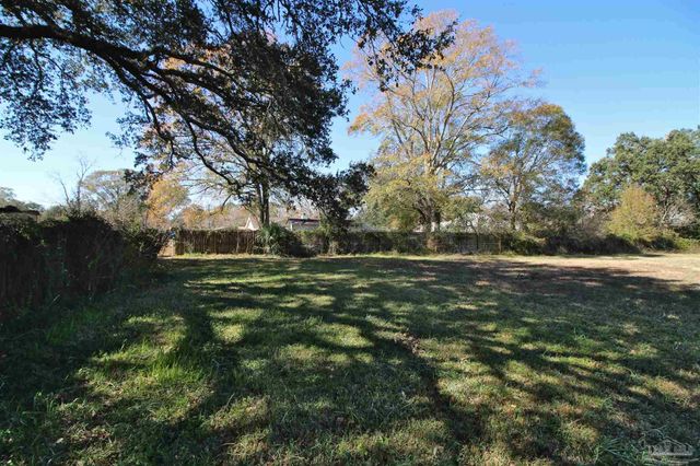 1501 N 50th Ave, Pensacola, FL 32506