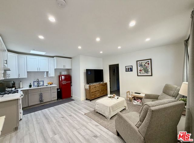 7764 Fountain Avenue, West Hollywood, CA 90046