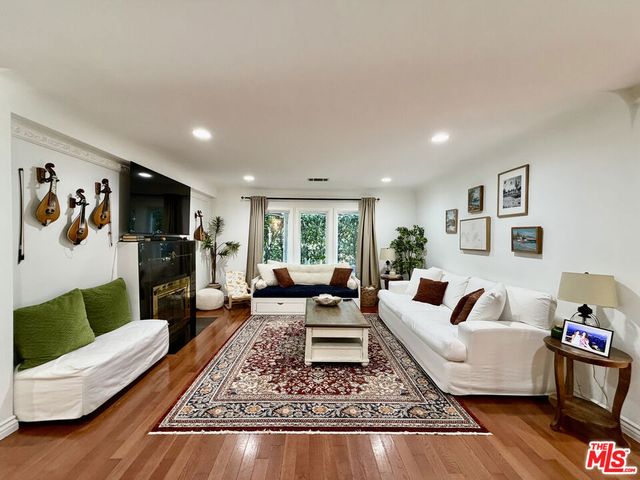 7764 Fountain Avenue, West Hollywood, CA 90046