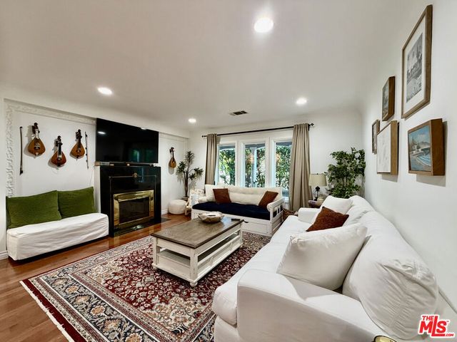 7764 Fountain Avenue, West Hollywood, CA 90046