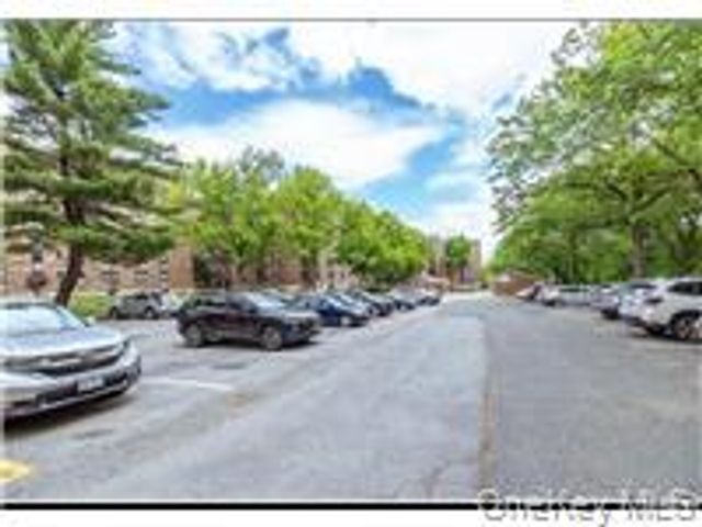 224-24 Union Turnpike 6G, Oakland Gardens, NY 11364