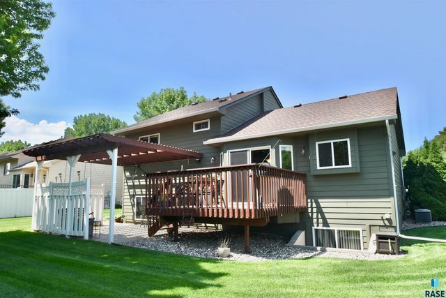 3300 S Fernwood Ave Avenue, Sioux Falls, SD 57110