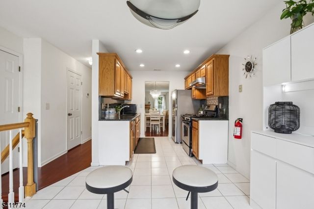 653 Richmond Ct, Ramsey Boro, NJ 07446