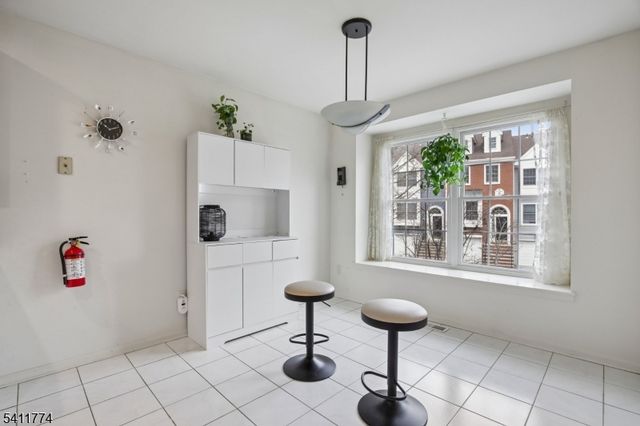 653 Richmond Ct, Ramsey Boro, NJ 07446