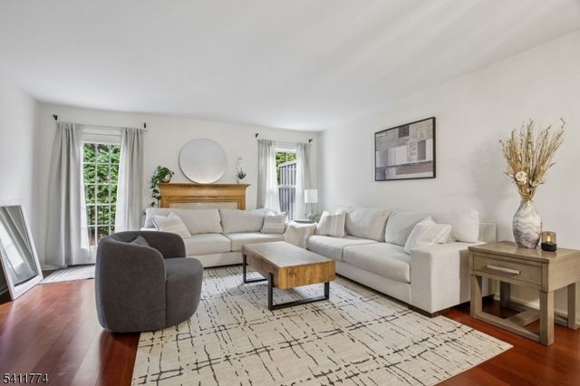 653 Richmond Ct, Ramsey Boro, NJ 07446